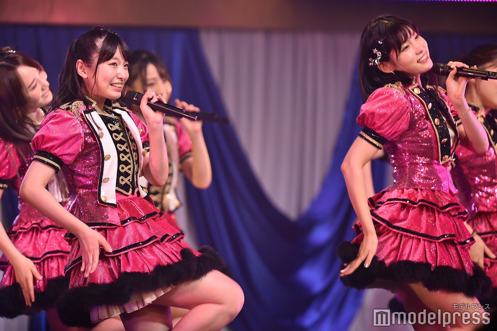 谷口めぐ、福岡聖菜「AKB48 チームB単独コンサート～女神は可愛いだけじゃない～」 （C）モデルプレス