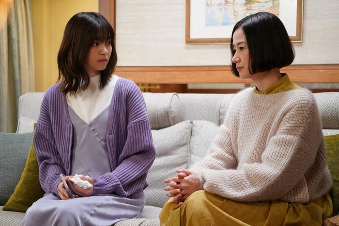 西野七瀬、原田知世(C)2021『あなたの番です 劇場版』製作委員会