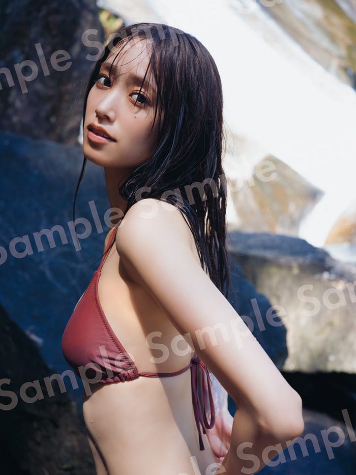 「日向坂46佐々木久美1st写真集」封入特典ポストカード/撮影/藤原宏