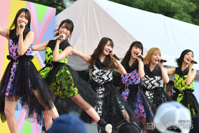 夢みるアドレセンス (左から)山口はのん、志田友美、荻野可鈴、山下彩耶、水無瀬ゆき、小林れい(C)モデルプレス