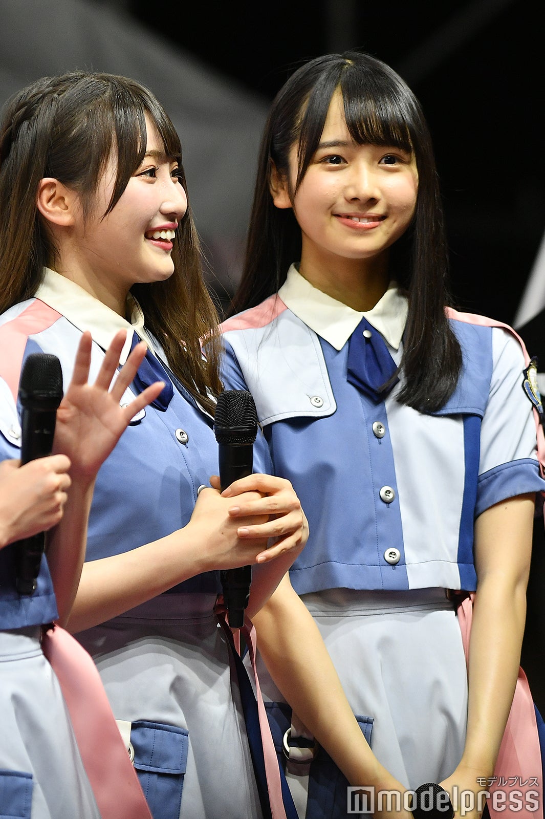 日向坂46 生写真 駿河屋 ドレミソラシド歌番組衣装 ☆潮紗理菜 座り