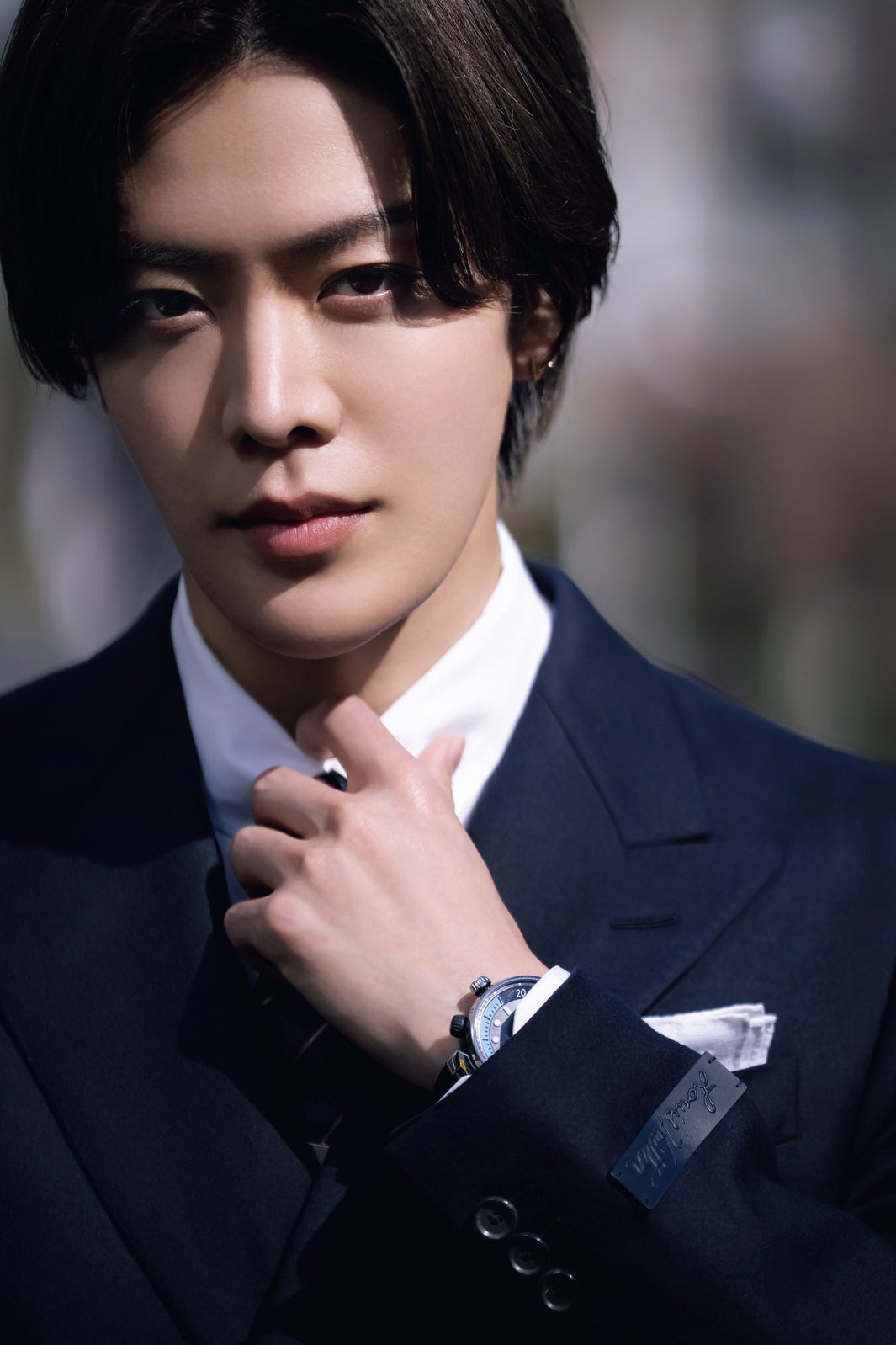 NCT 127中本悠太、スーツ姿で“クールドジ”なビジネスマン熱演「Oggi」初登場