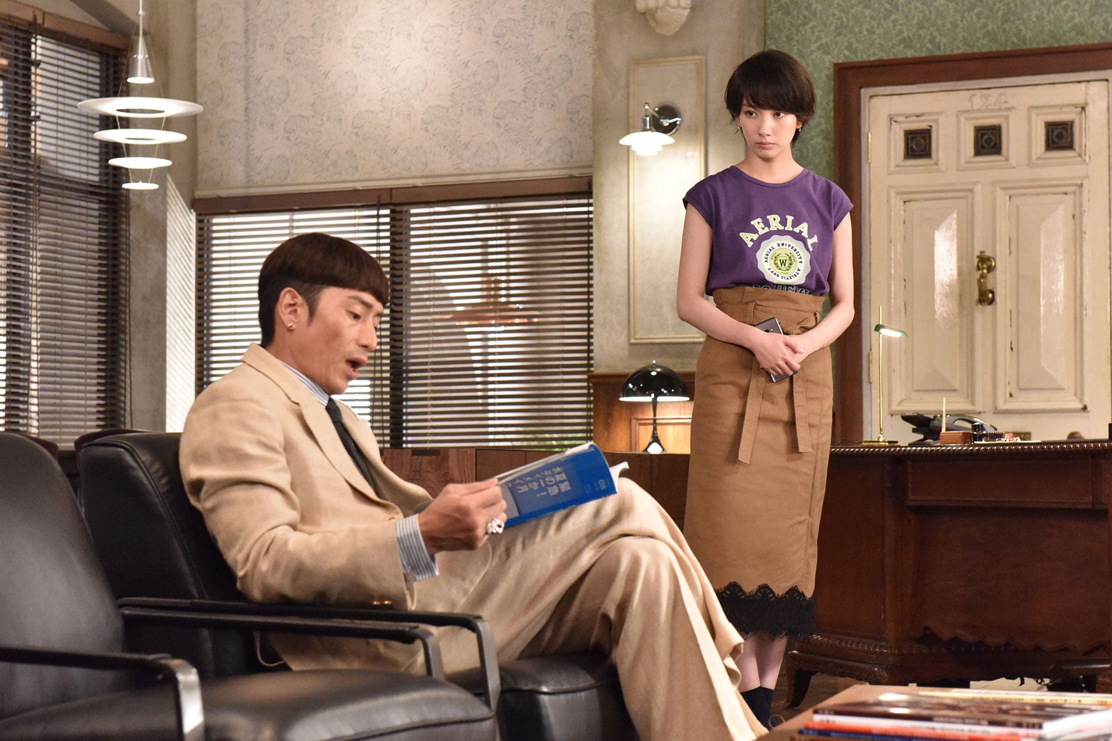 伊勢谷友介・波瑠／「サバイバル・ウェディング」第7話より（C）日本テレビ