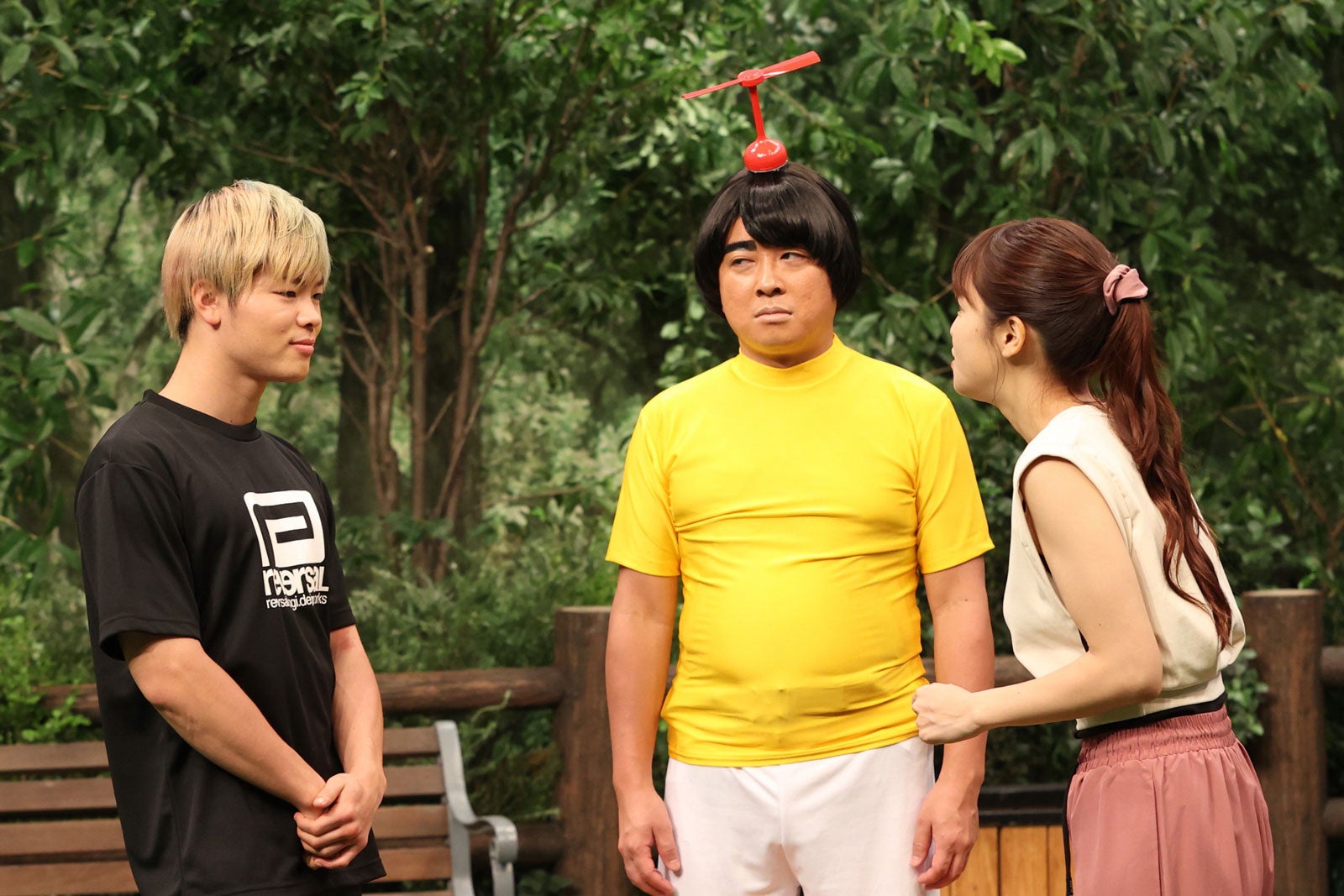 （左から）那須川天心、松尾駿、鷲見玲奈 （C）フジテレビ