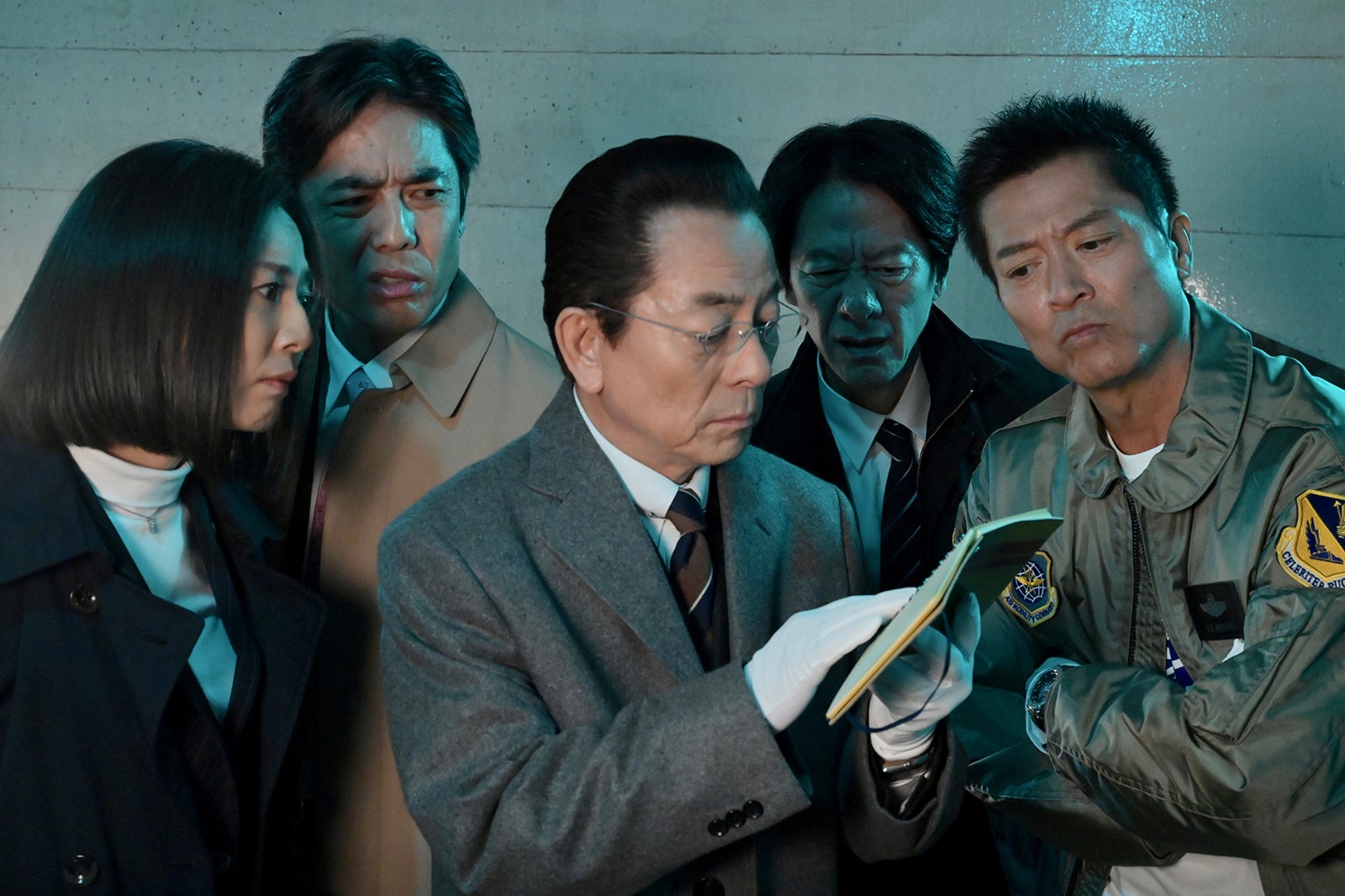 篠原ゆき子、山中崇史、水谷豊、川原和久、寺脇康文「相棒season22」第12話より（C）テレビ朝日