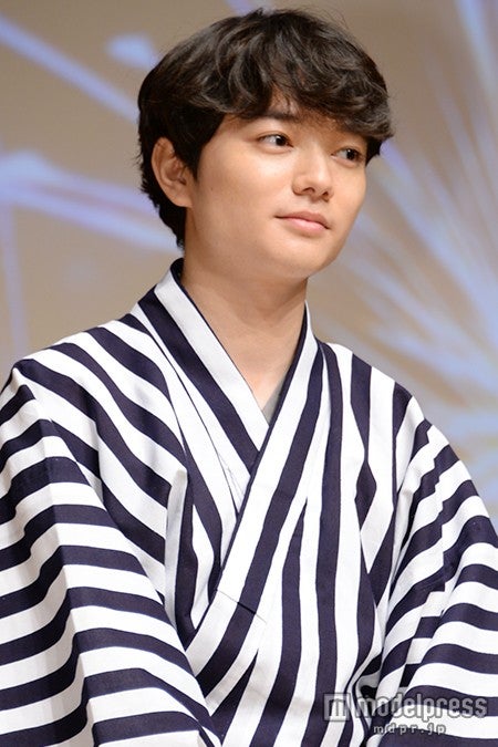 染谷将太は ギャップがすごい 素顔明かされ照れ笑い モデルプレス 染谷将太は ギャップがすごい 素顔明かされ照れ笑い モデルプレス