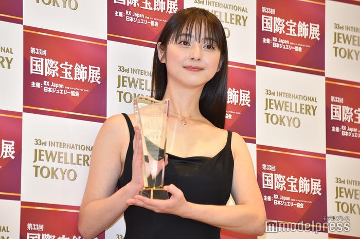 佐々木希 ミディアム ピンクの新ヘア披露 似合ってる すっぴん モデルプレス 佐々木希 ミディアム ピンクの新ヘア披露 似合ってる すっぴん モデルプレス