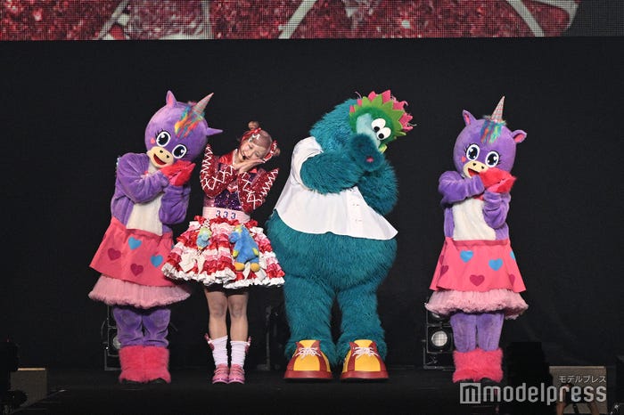 (左から)しなコーン、しなこ、スラィリー、しなコーン(C)モデルプレス