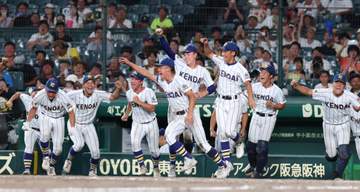 健大高崎が劇的サヨナラ勝ちで初の夏4強！タイブレークの激闘制す エース石垣は魂の熱投で10回110球完封 準決勝は天理と対戦