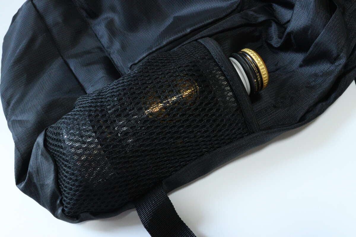 ダイソー コンパクト折りたたみリュック ダイソーのコンパクト折りたたみリュックのポケット