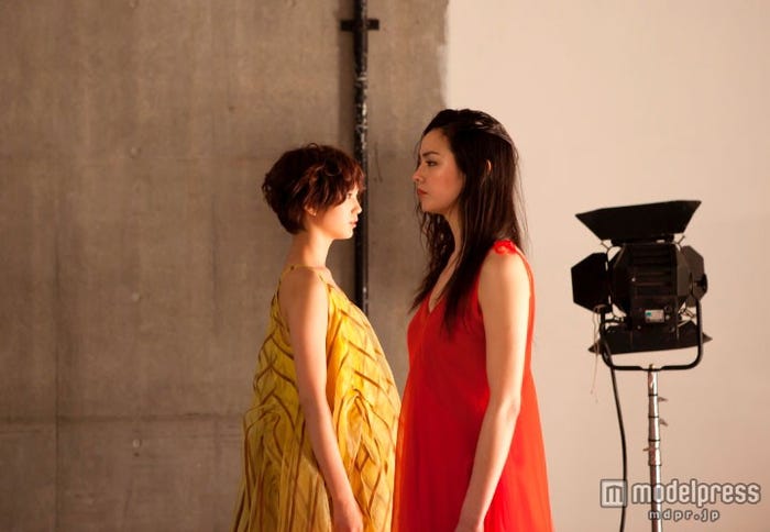 本田翼、加賀美セイラ/(C)2012F.S.フィルムパートナーズ