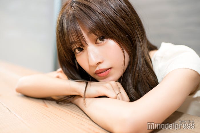 テラスハウス出演中とはルックスもイメチェンした小室安未 (C)モデルプレス