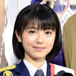 浜辺美波、腹黒アイドル役もハマってる!「ピュア」コメディエンヌぶりに猛反響
