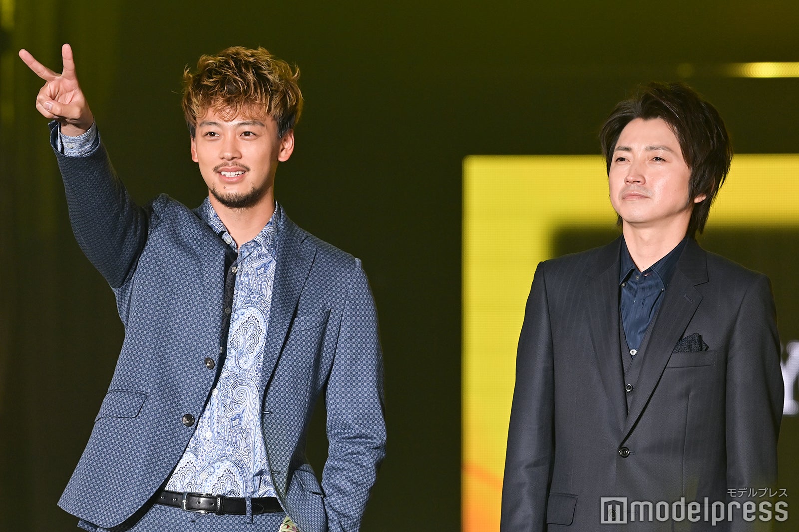 竹内涼真＆藤原竜也（C）モデルプレス