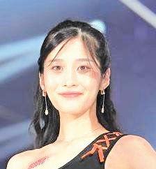 「日に日に背中と肩がデカくなっていく」人気グラドルの肉体美に反響 三角筋の成長実感「引き続き減量がんばります」