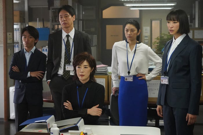 加藤清史郎、大倉孝二、寺島しのぶ、小池栄子、杏/「競争の番人」第3話より(C)フジテレビ