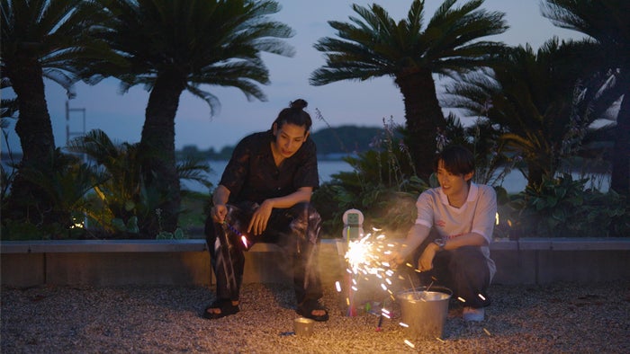 ラウール、向井康二「旅するSnow Man／完全版－Traveling with Snow Man－」ディズニープラスで独占配信中（C）日本テレビ