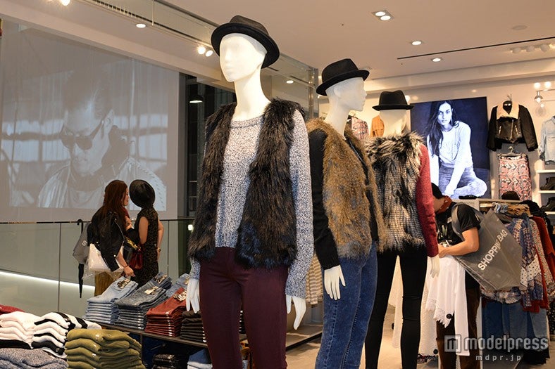 H＆M新宿店で行われたリニューアルオープン記念パーティーの様子