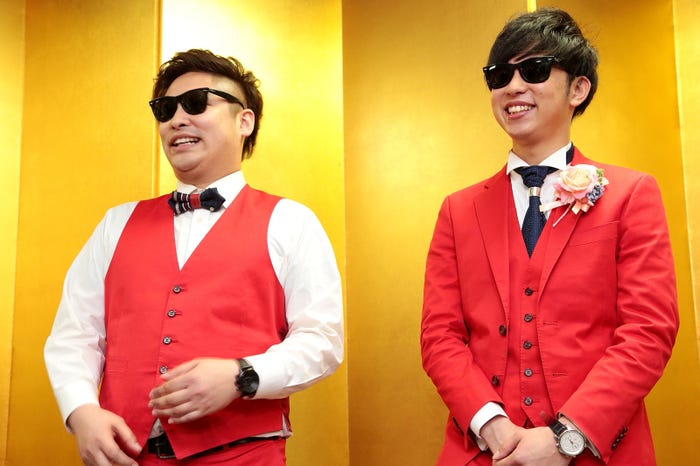 8.6秒バズーカー(左:はまやねん、右:田中シングル)/画像提供:よしもとクリエイティブ・エージェンシー