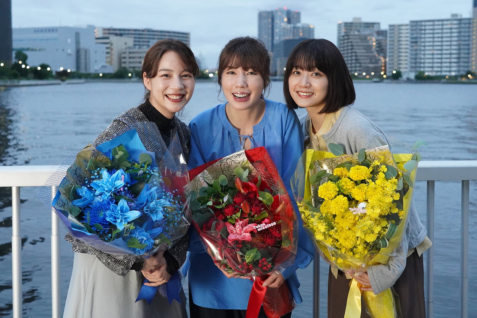 仲里依紗・のん・深川麻衣、笑顔でクランクアップ「やり切った！」“ズッ友”の絆で駆け抜けた3カ月回顧【Tokyo middle 30】