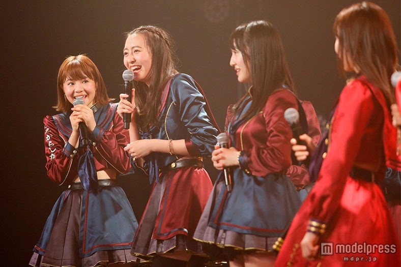 HKT48メンバー、ソロデビュー決定　サプライズに会場沸く