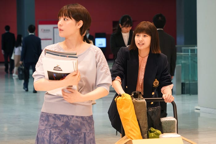 北乃きい、今田美桜/「悪女(わる)~働くのがカッコ悪いなんて誰が言った?~」第7話より(C)日本テレビ