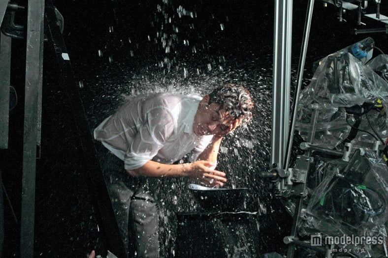 「ウーノ」の新CM「洗顔、なめんじゃねーぞ。」編／小栗旬