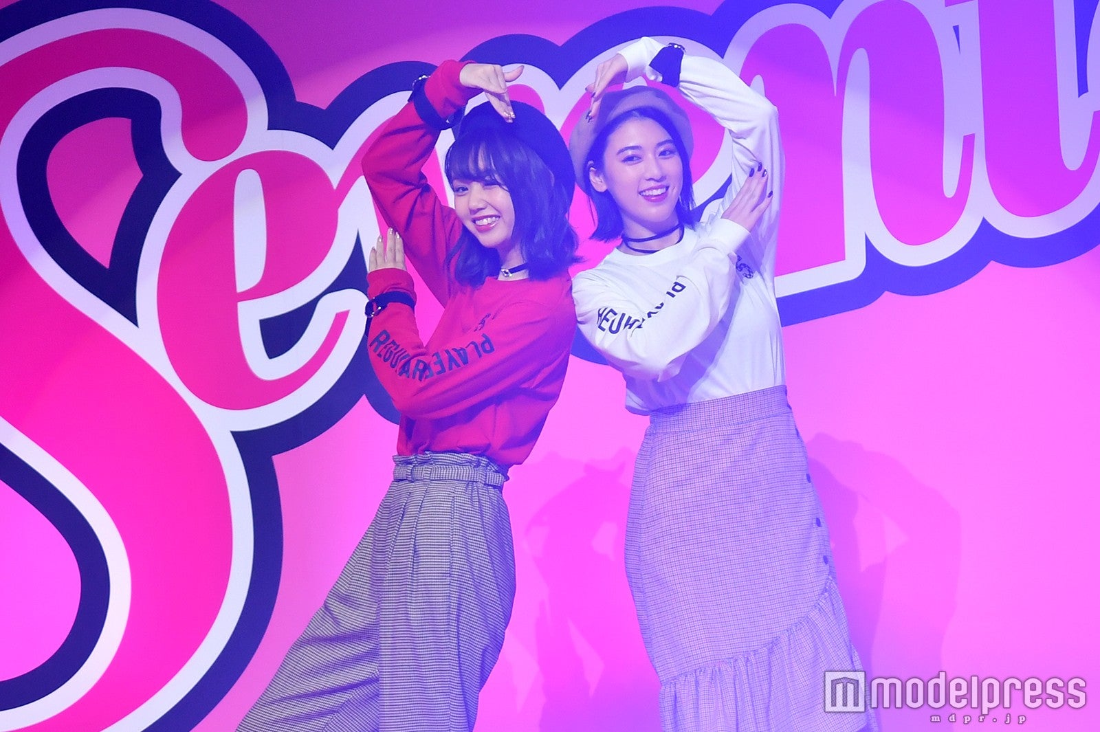 江野沢愛美＆三吉彩花（C）モデルプレス