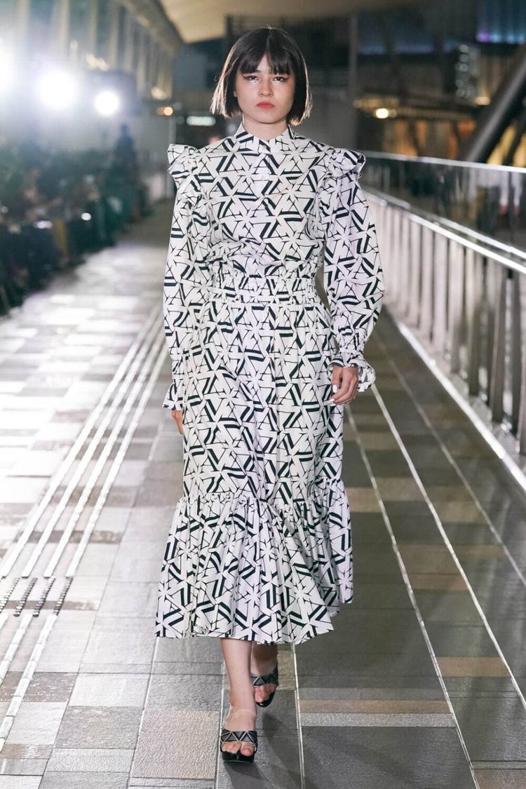 虹オオカミ アリアナさくら 日本人史上最年少トップバッターで Atsushi Nakashima ランウェイ登場 モデルプレス 虹オオカミ アリアナさくら 日本人史上最年少トップバッターで Atsushi Nakashima ランウェイ登場 モデルプレス