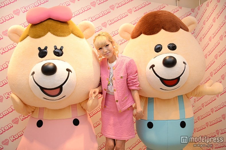 若槻千夏（中央）