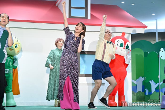 桐谷美玲ら「それいけ!アンパンマン ロボリィとぽかぽかプレゼント」公開目前イベントの様子(C)モデルプレス