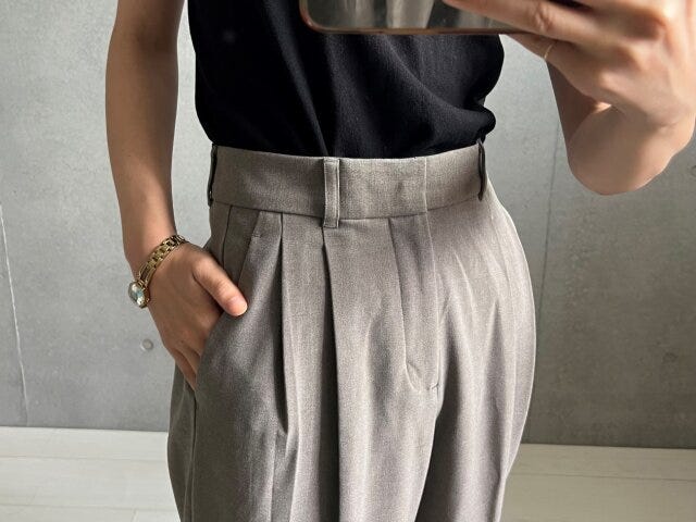 GU　タックワイドパンツ　幅広めベルト　センタープレス