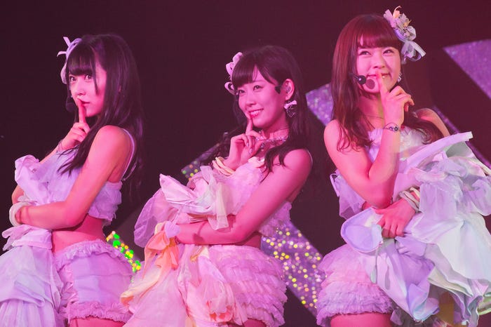 渡辺美優紀 卒コンに盟友 山田菜々サプライズ登場 山本彩と3ショット歌唱 1日目セットリスト モデルプレス 渡辺美優紀 卒コンに盟友 山田菜々サプライズ登場 山本彩と3ショット歌唱 1日目セットリスト モデルプレス
