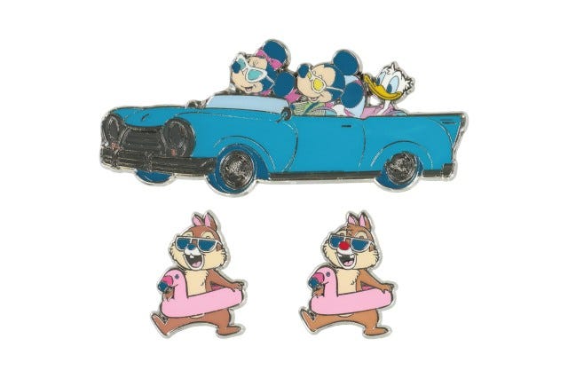 ピンバッジセット¥2,400(C)Disney