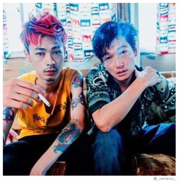 成田凌、“赤髪＆タトゥー”披露で衝撃「動悸が止まらない」“新旧メンノンコンビ”にも注目集まる