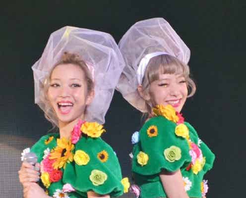 人気双子モデル、デビュー当時の苦悩を告白「もやしばかり食べてた」