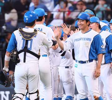日本ハムが3連勝で前半戦フィニッシュ！21年ドラフト2位・有薗がプロ初アーチ＆決勝適時打 清宮幸太郎に「もっと筋トレ頑張ってください」でスタンド爆笑