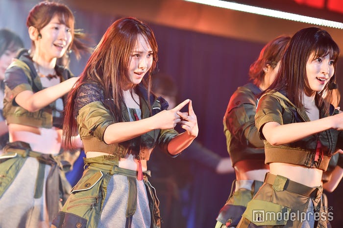 高橋朱里、谷口めぐ「AKB48 チームB単独コンサート~女神は可愛いだけじゃない~」 (C)モデルプレス