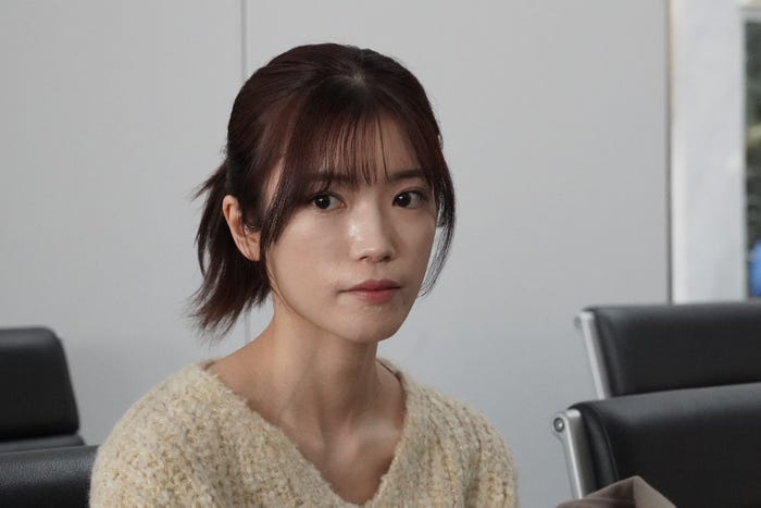 美山加恋「院内警察」第8話より(C)フジテレビ/共同テレビ
