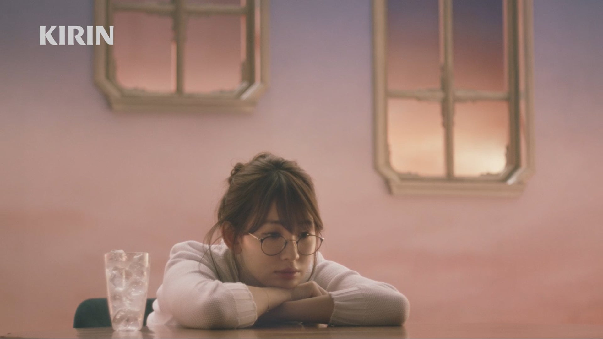 小嶋陽菜（動画よりキャプチャ）