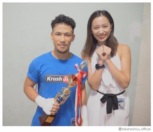 公開プロポーズ快諾の高橋ユウ、“婚約”K-1卜部弘嵩と2ショットで感謝