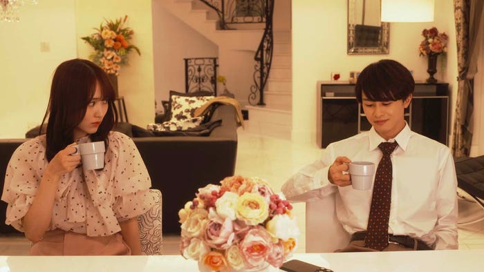 菅井友香、草川拓弥「ビジネス婚-好きになったら離婚します-」第5話より(C)「ビジネス婚」製作委員会・MBS