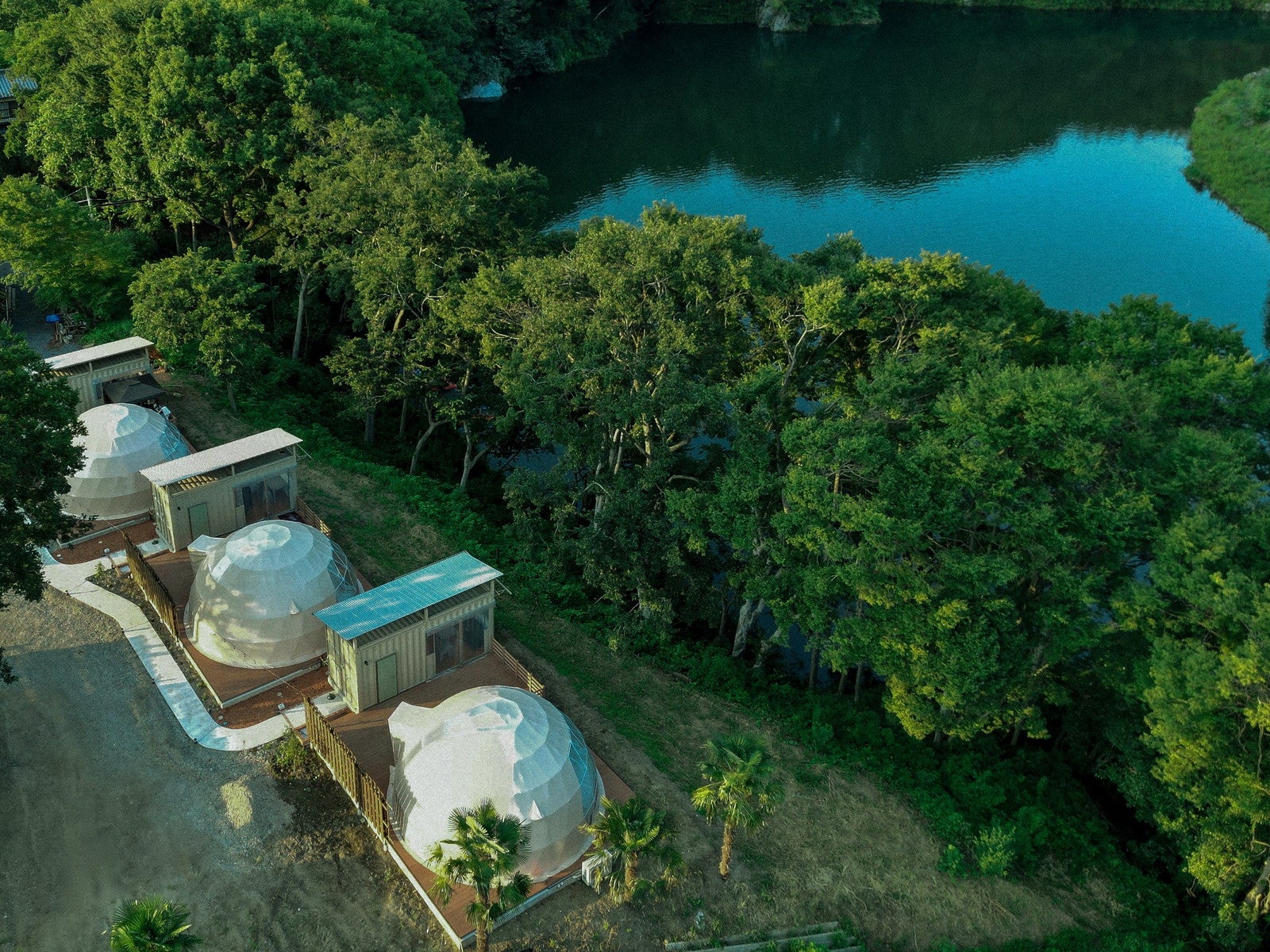 埼玉・長瀞にグランピング「Morethann Paradise」荒川を見下ろす好立地でBBQやアクティビティ体験