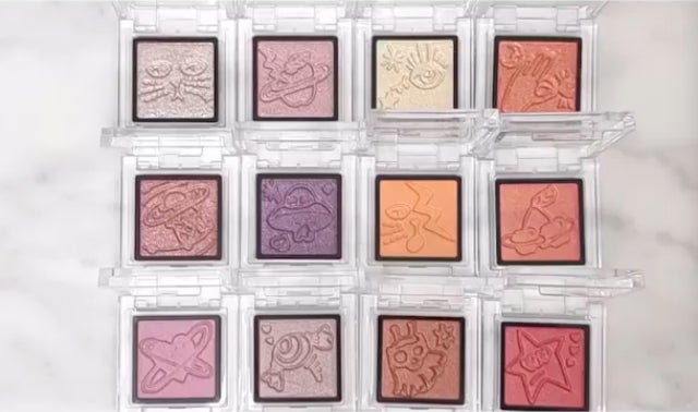 LBのギャラクシーアイシャドウ