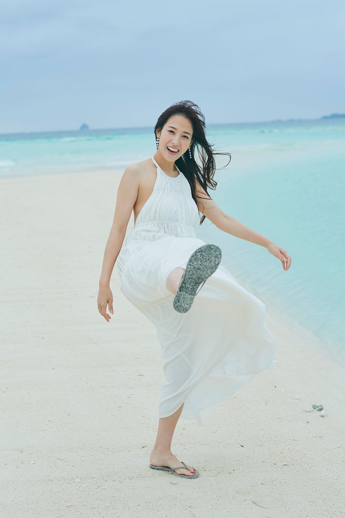 鷲見玲奈 脱ぎました 笑 最初で最後 のビキニ姿公開に絶賛の声 モデルプレス