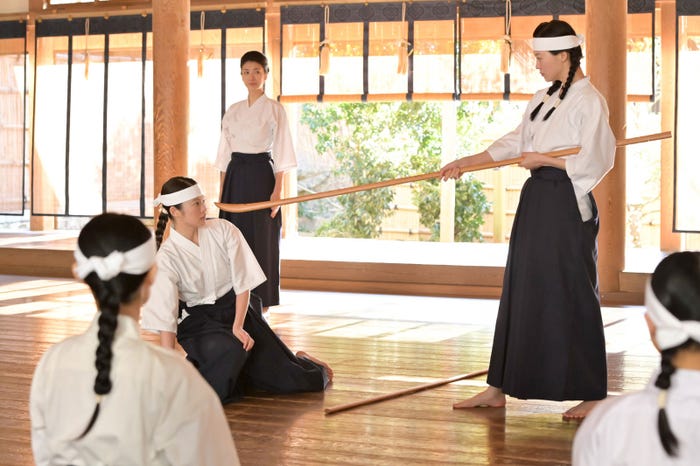 今田美桜、瀧内公美、志田彩良「あんぱん」第25話(C)NHK