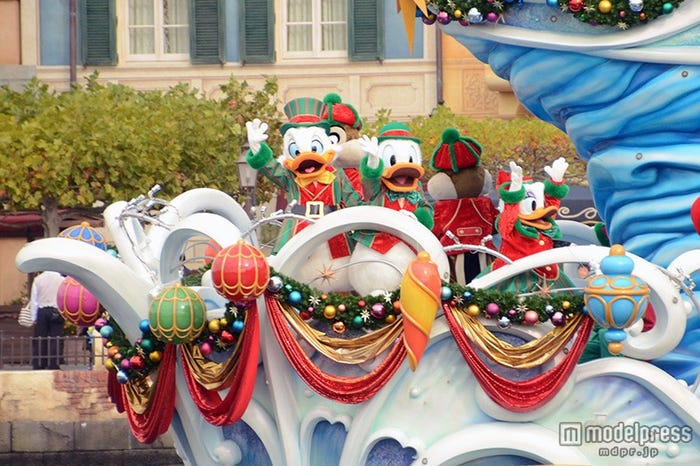 「パーフェクト・クリスマス」(左)スクルージ