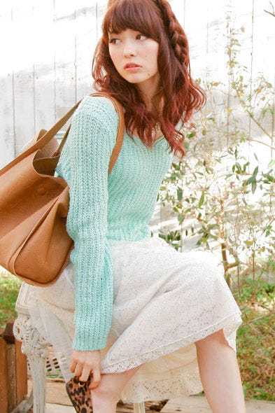 フラワーレース使いミディ丈チュールスカート「salus」3,132円(税込)