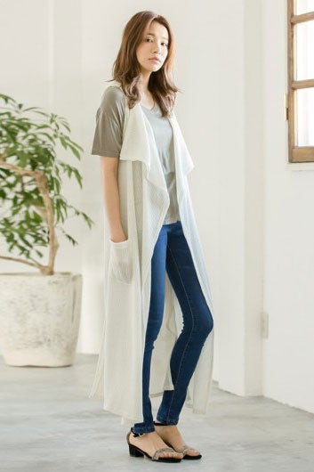 サマーニットロングジレカーディガン（ホワイト）「Re:EDIT by GALSTAR」3,498円（税込）／画像提供：Re:EDIT by GALSTAR