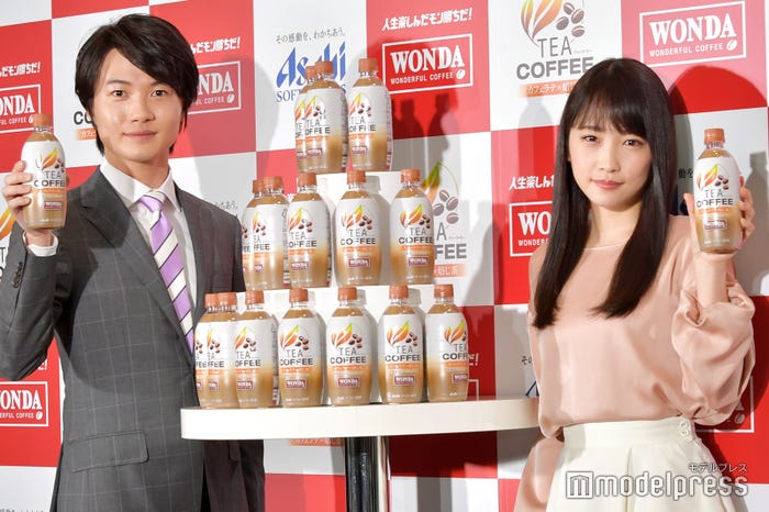 神木隆之介、川栄李奈「WONDA TEA COFFEE 新発売記念 発表会」にて (C)モデルプレス